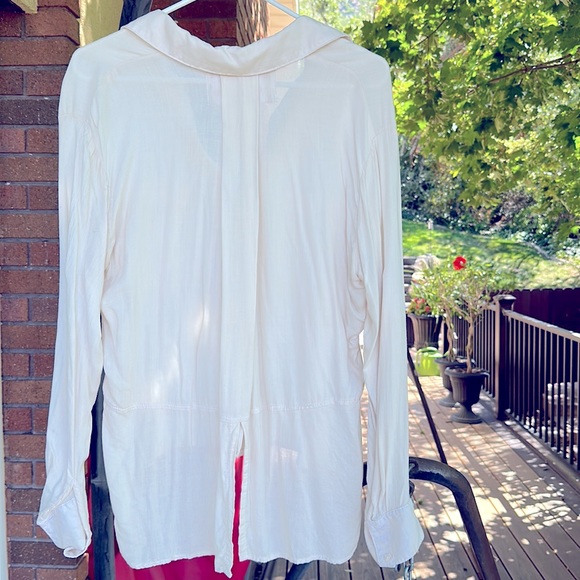 Bella Dahl relaxed style button down cream shirt size small - Picture 2 of 3